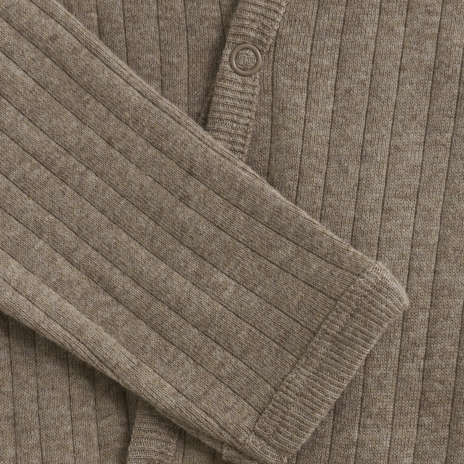 Fixoni Baby Heldragt i økologisk bomuld - Mocha Meringue Melange