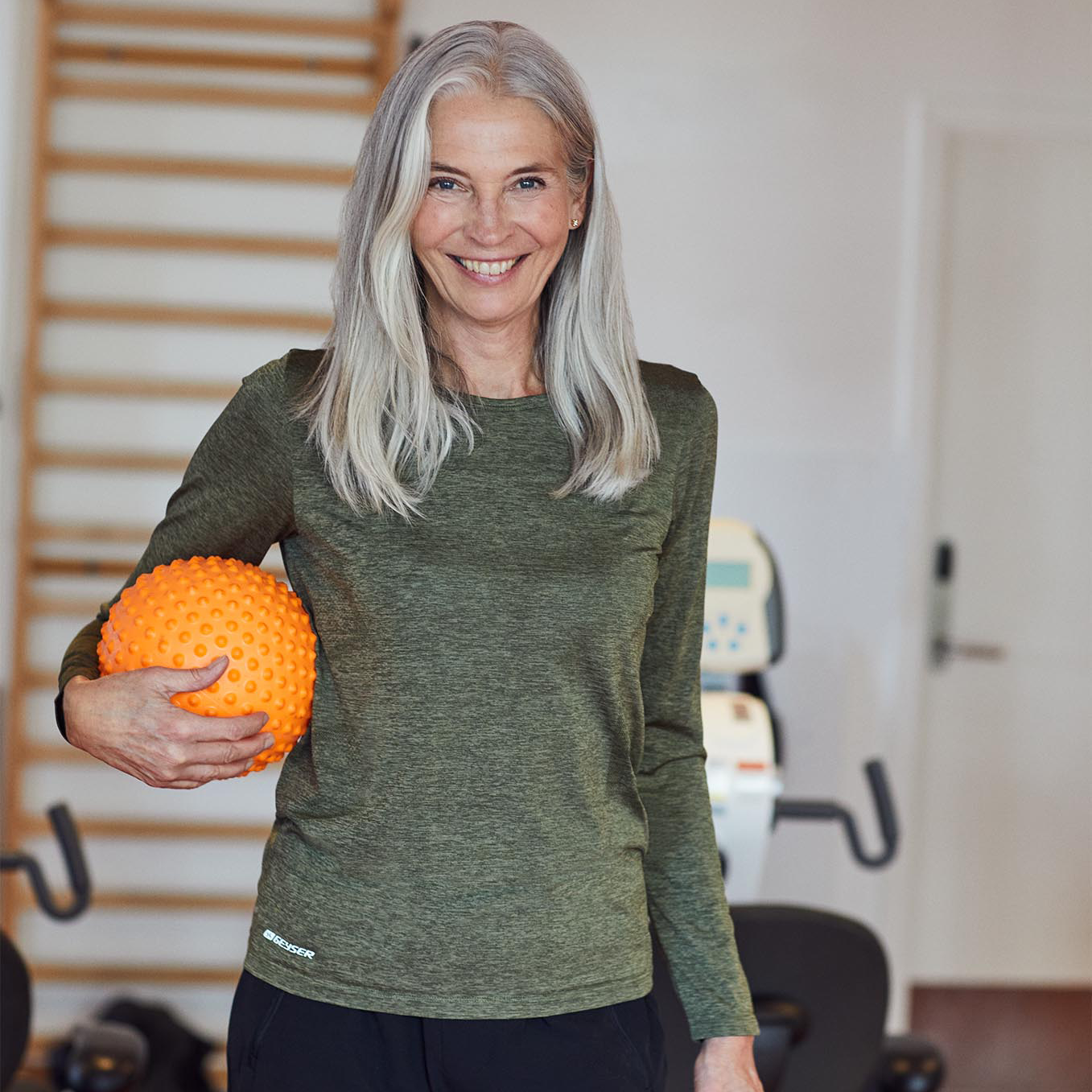 GEYSER by ID Dame Træningstrøje - Oliven melange